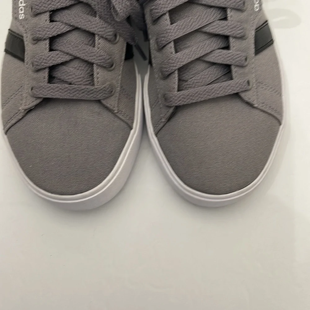 ADIDAS DAILY DOVE GREY 3.0 CASUAL SNEAKERS MENS-BOYS SIZE 6.5. WOMANS SIZE 8 - Picture 8 of 16